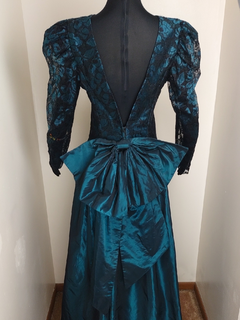 Loralie Original 80s Teal Black Lace Puffed Sleeve Formal Gown Bow Size 12